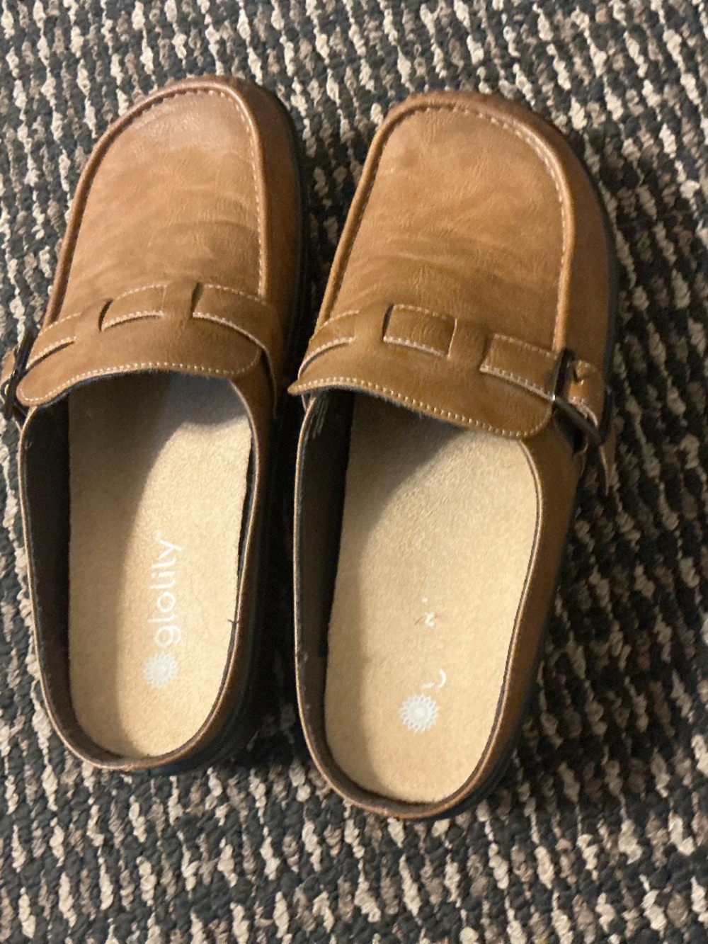 Glolily mule, size 9M, color tan